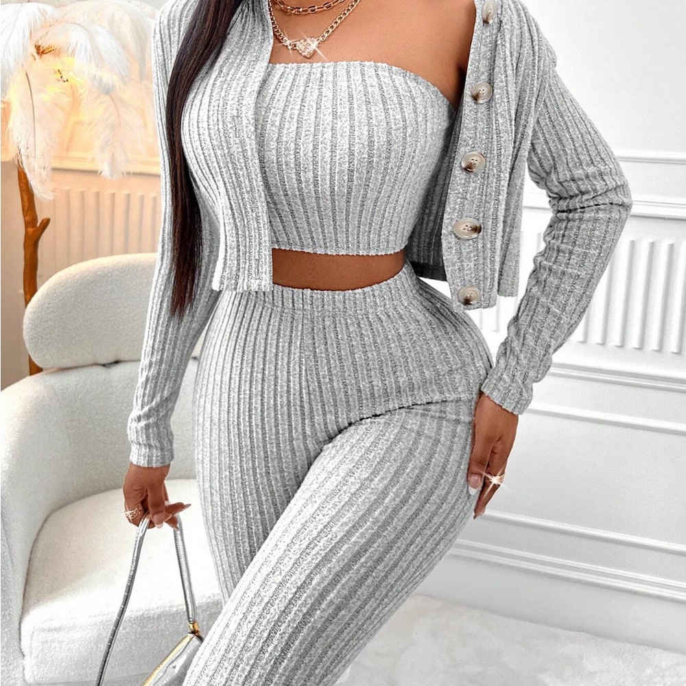 Never worn 3 PCS pants set. Dress it up with heels or a nice pair of sneakers.